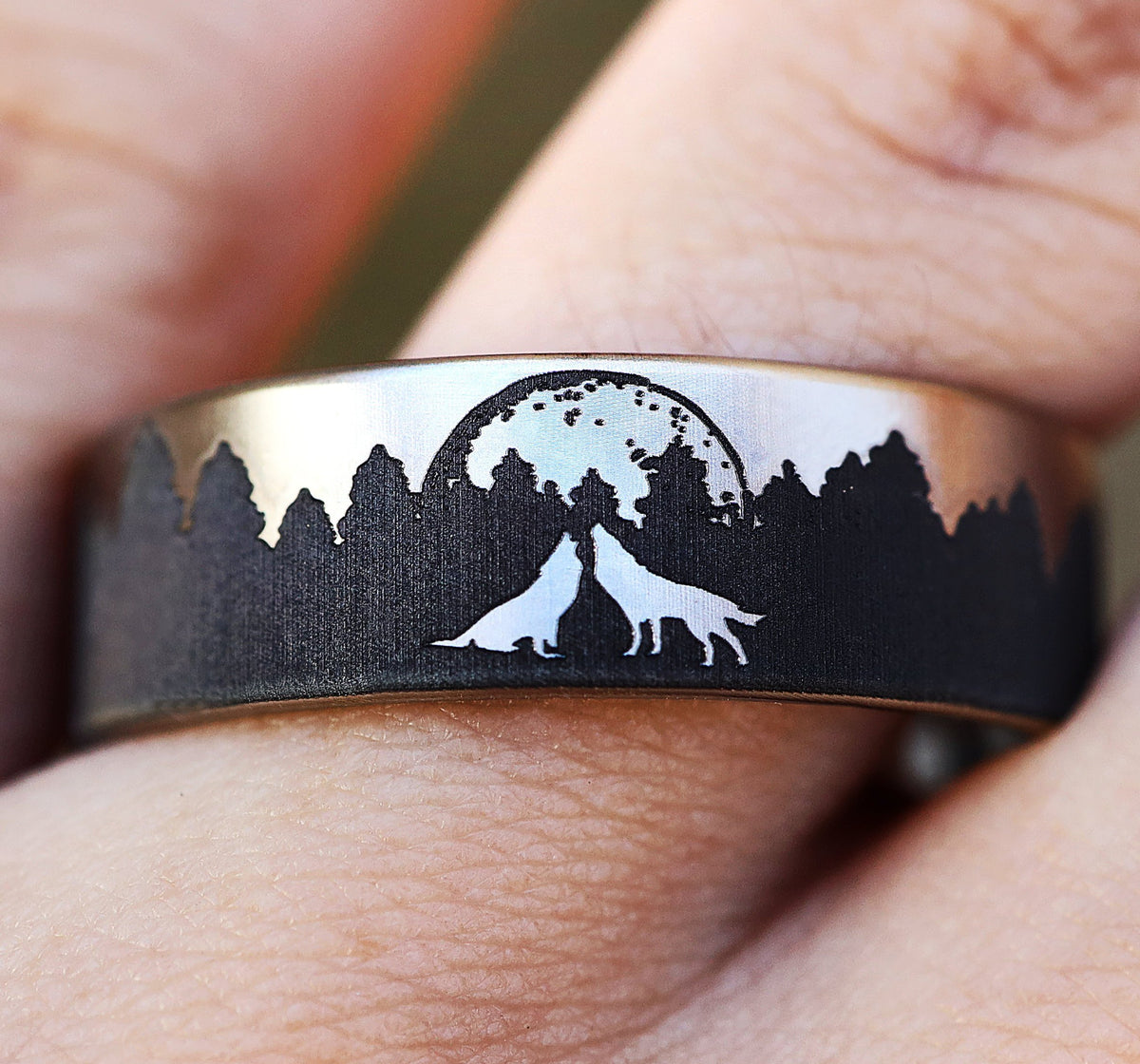 Howling Wolf Engagement Ring for Men, Howling Wolves Wedding Rings, Wo
