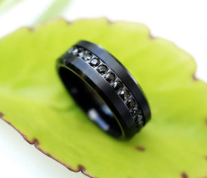 Open image in slideshow, Men&#39;s Beveled Black Wedding Ring, Black Diamond Wedding Band, Black Diamond Engagement Ring Beveled Black Engagement Ring for Men Black Ring

