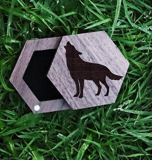 Open image in slideshow, everaftercreative Ring Box Wolf Wedding Wood Ring Box, Howling Wolves Ring Box, Wolf Gift Jewelry Box, Wolf Ring Box
