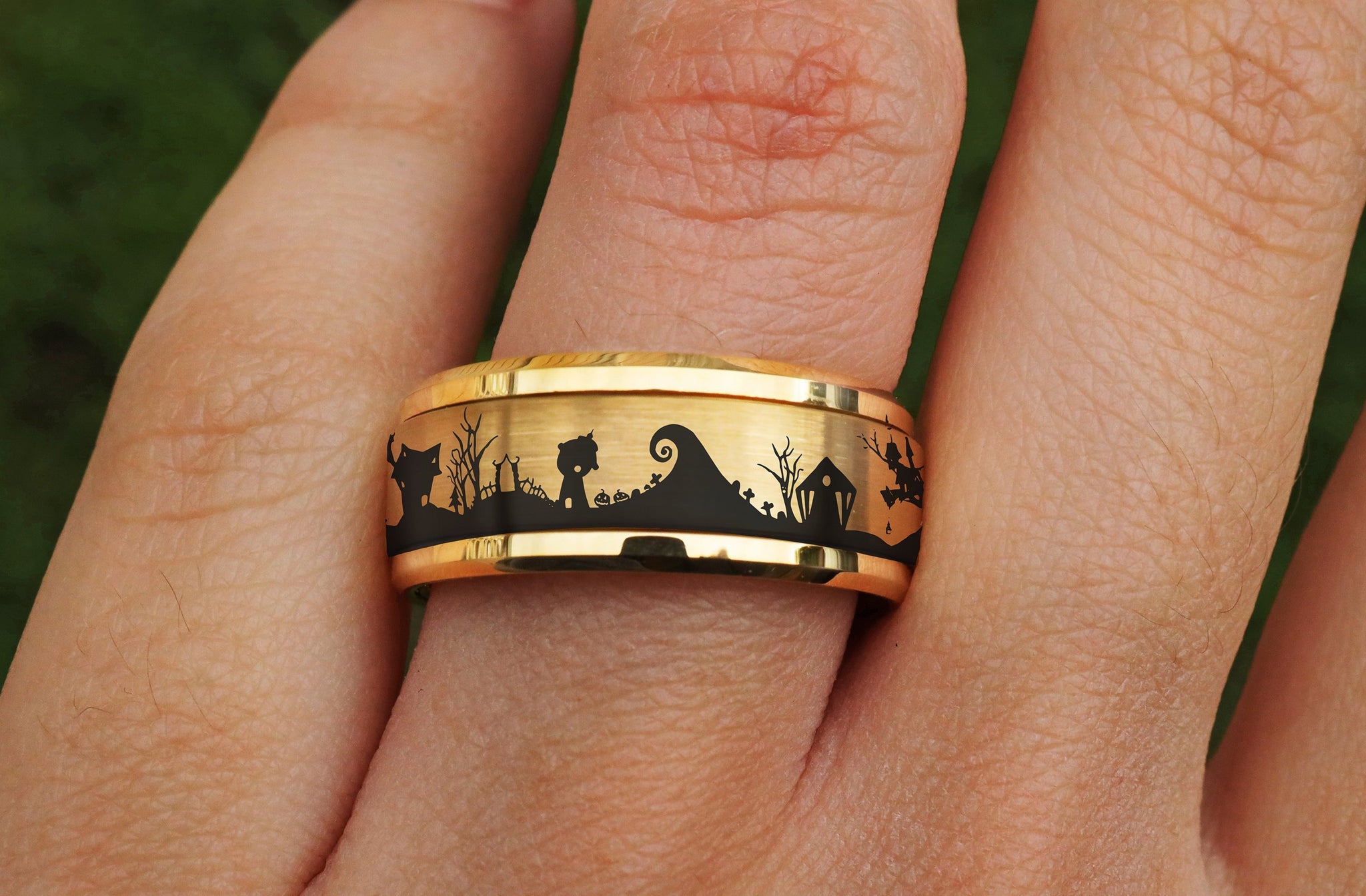 ring-halloween-town-engagement