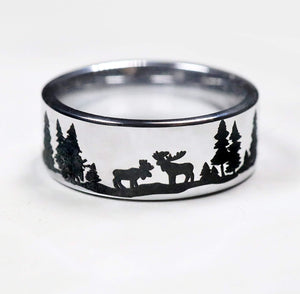Open image in slideshow, everaftercreative Ring Moose Wedding Band, Moose Ring for Men, Outdoor Wedding Band Man, Nature Forest Engagement Ring
